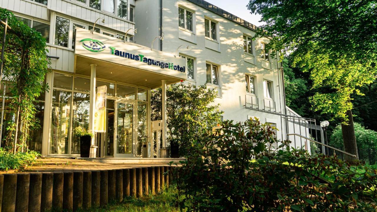 פרידריכסדורף Taunustagungshotel מראה חיצוני תמונה