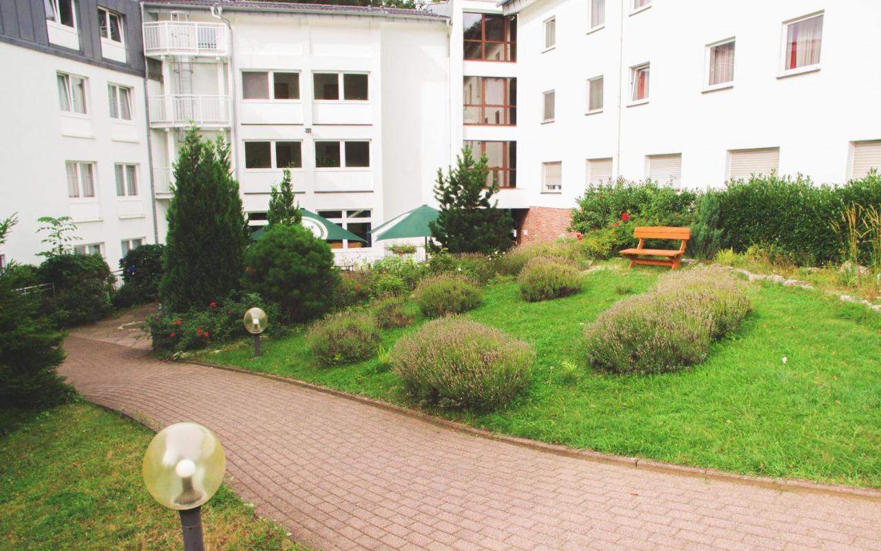 פרידריכסדורף Taunustagungshotel מראה חיצוני תמונה