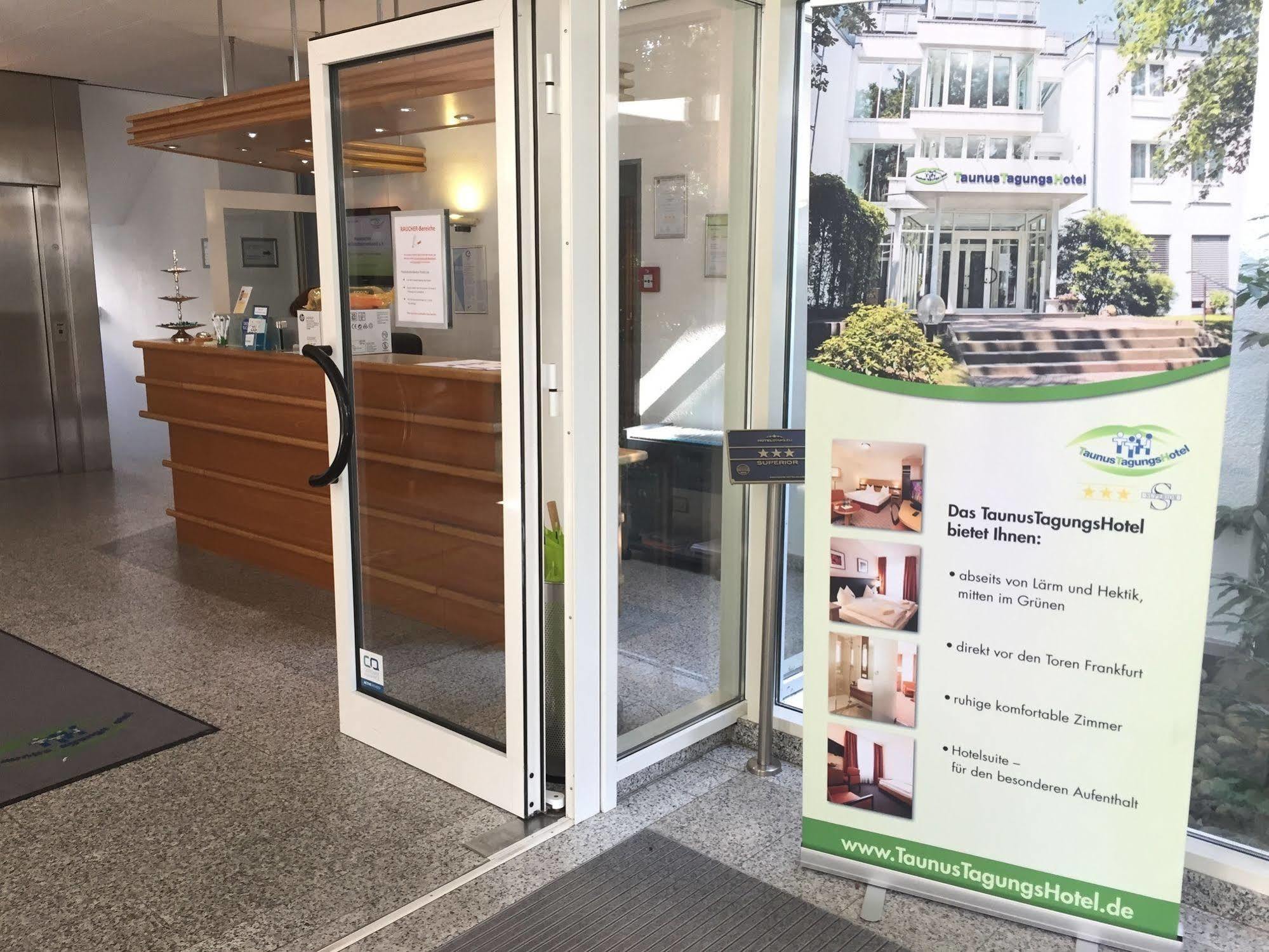 פרידריכסדורף Taunustagungshotel מראה חיצוני תמונה