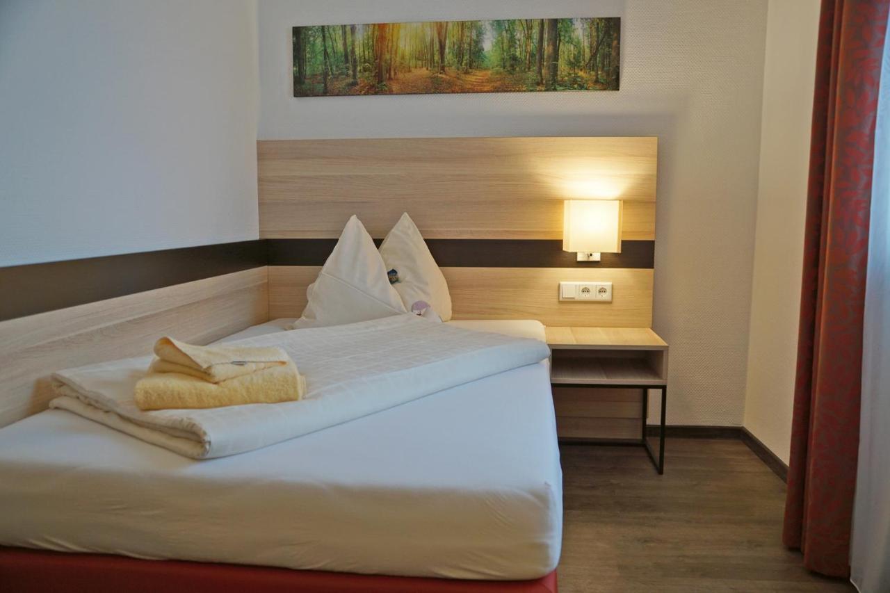 פרידריכסדורף Taunustagungshotel מראה חיצוני תמונה