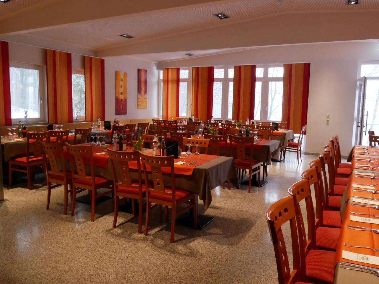 פרידריכסדורף Taunustagungshotel מראה חיצוני תמונה